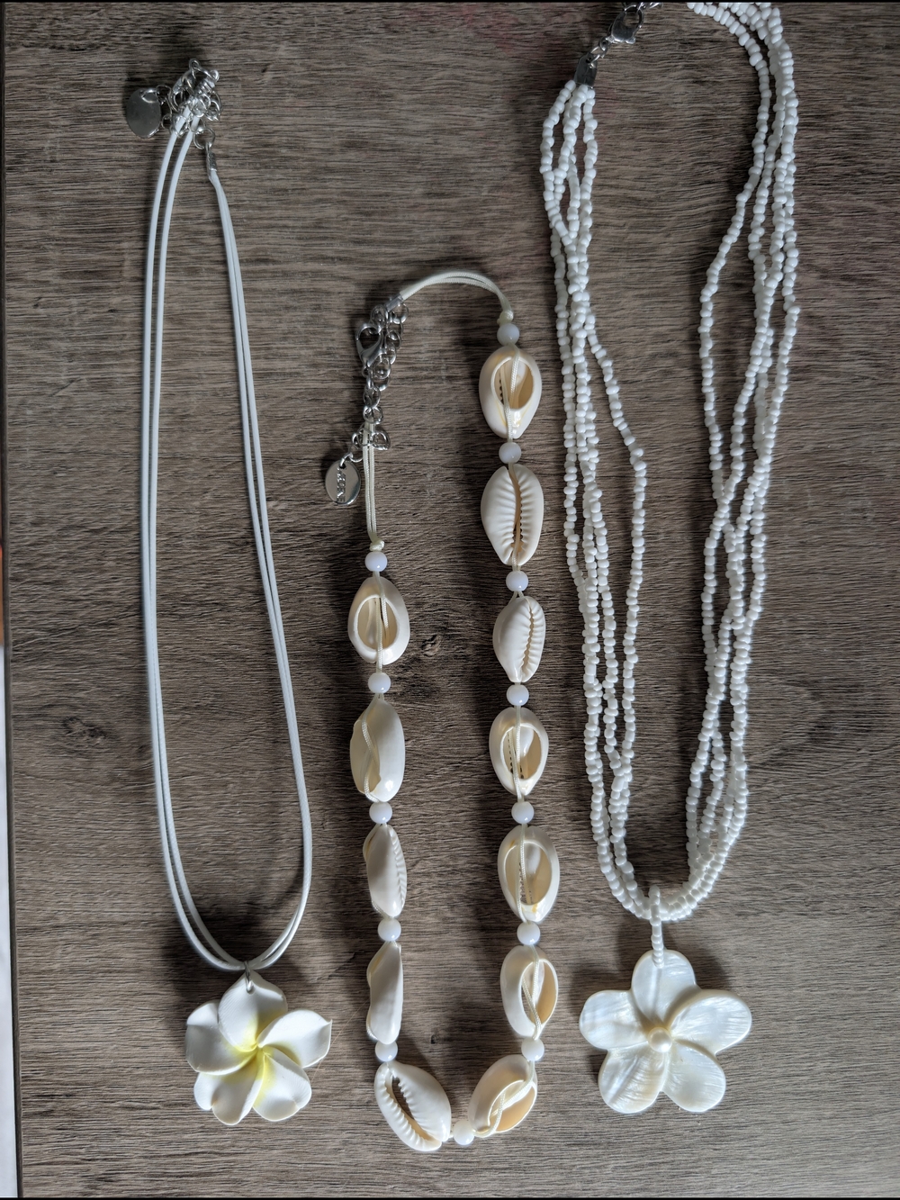 Shell and Plumeria White Beach Necklace Set - Picture 2 of 4